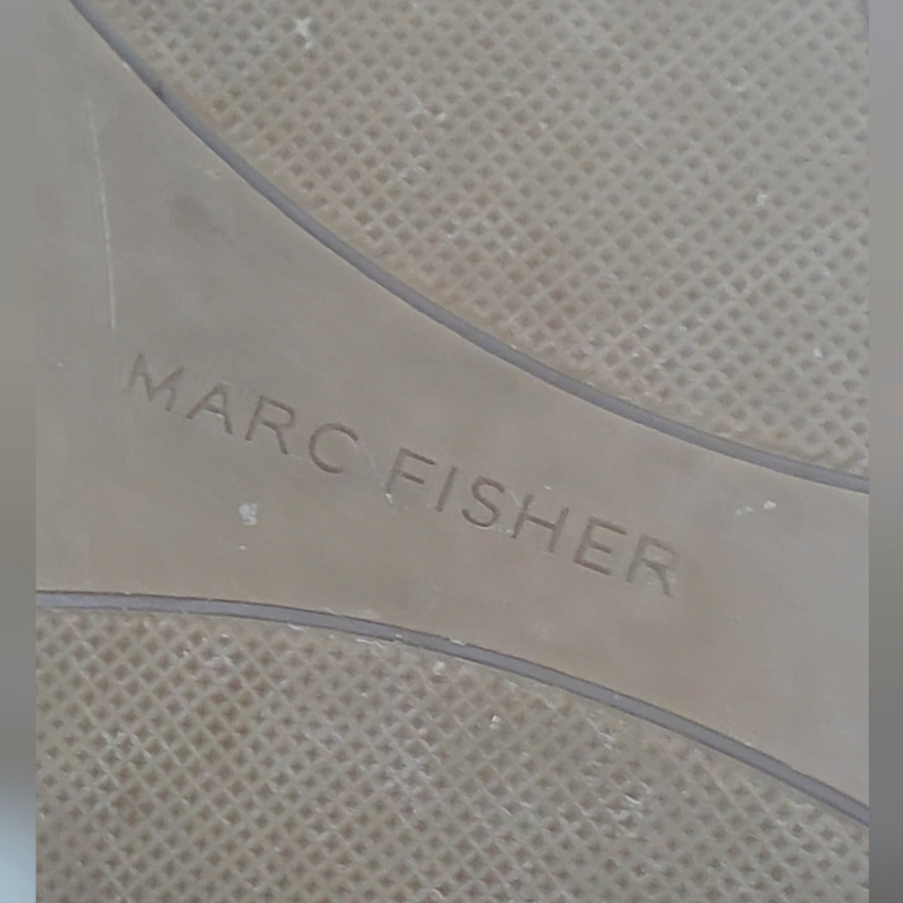 Marc Fisher Size 7 1/2 Mules Color Cream with Basket-Weave Design - Picture 12 of 13